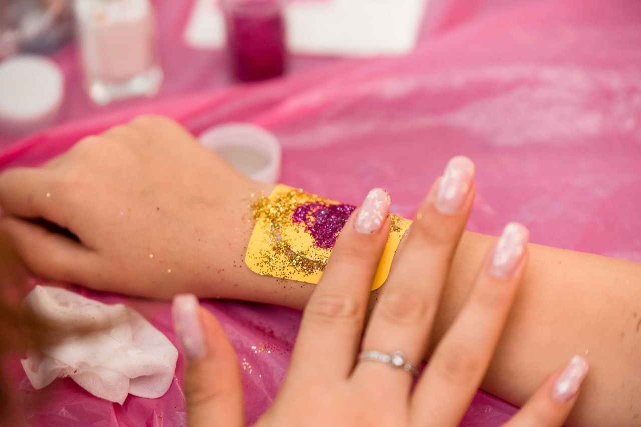 Блестящие тату на детском дне рождения в Запорожье